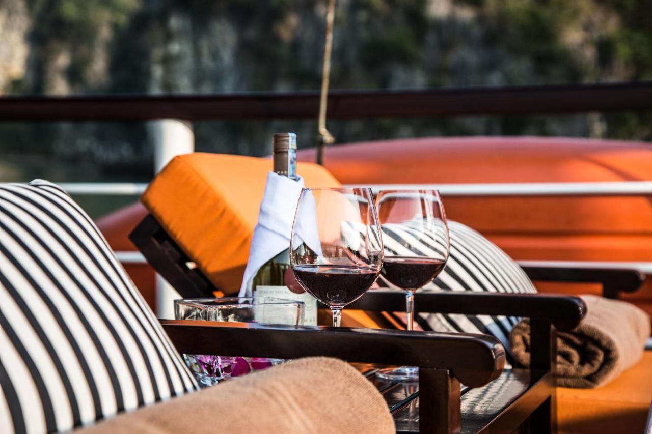 Emeraude Classic Cruises Hạ Long Ngoại thất bức ảnh