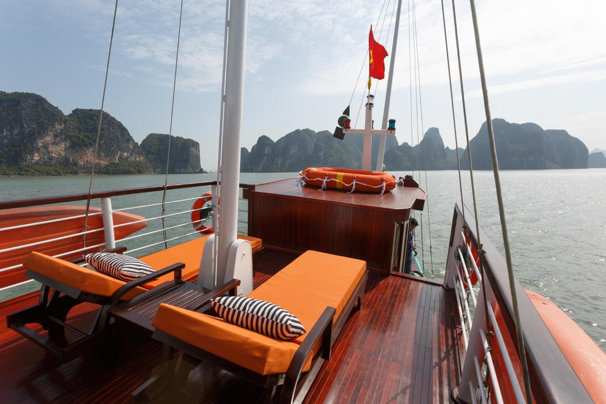 Emeraude Classic Cruises Hạ Long Ngoại thất bức ảnh